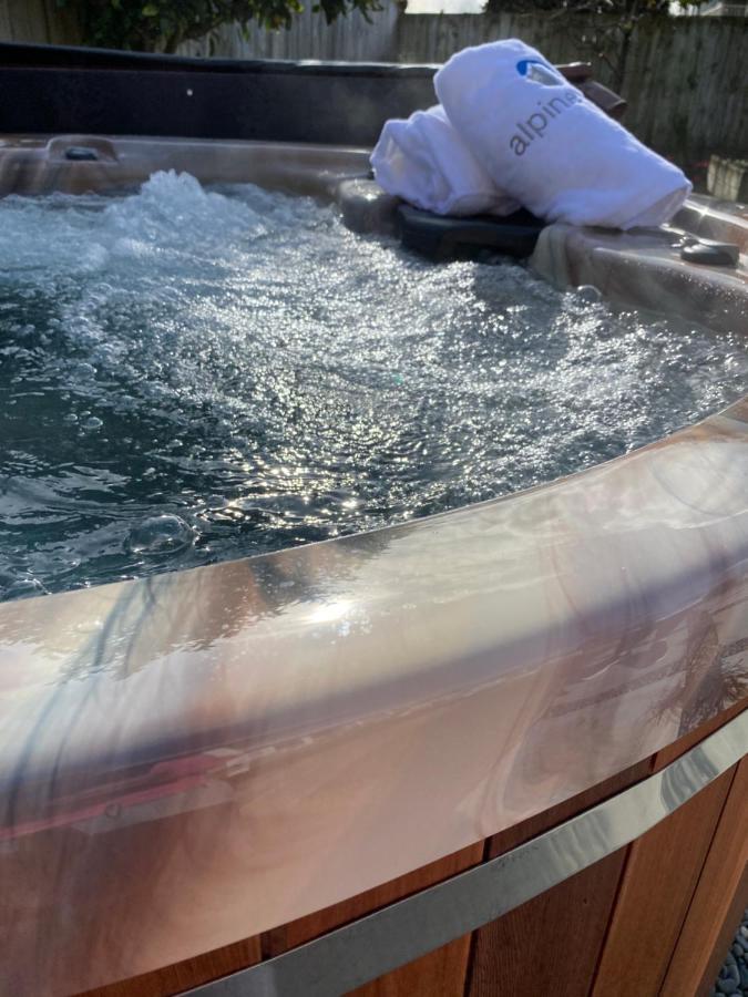 The Great Escape, Luxury Waterfront, Hottub Villa Whitianga Exterior photo